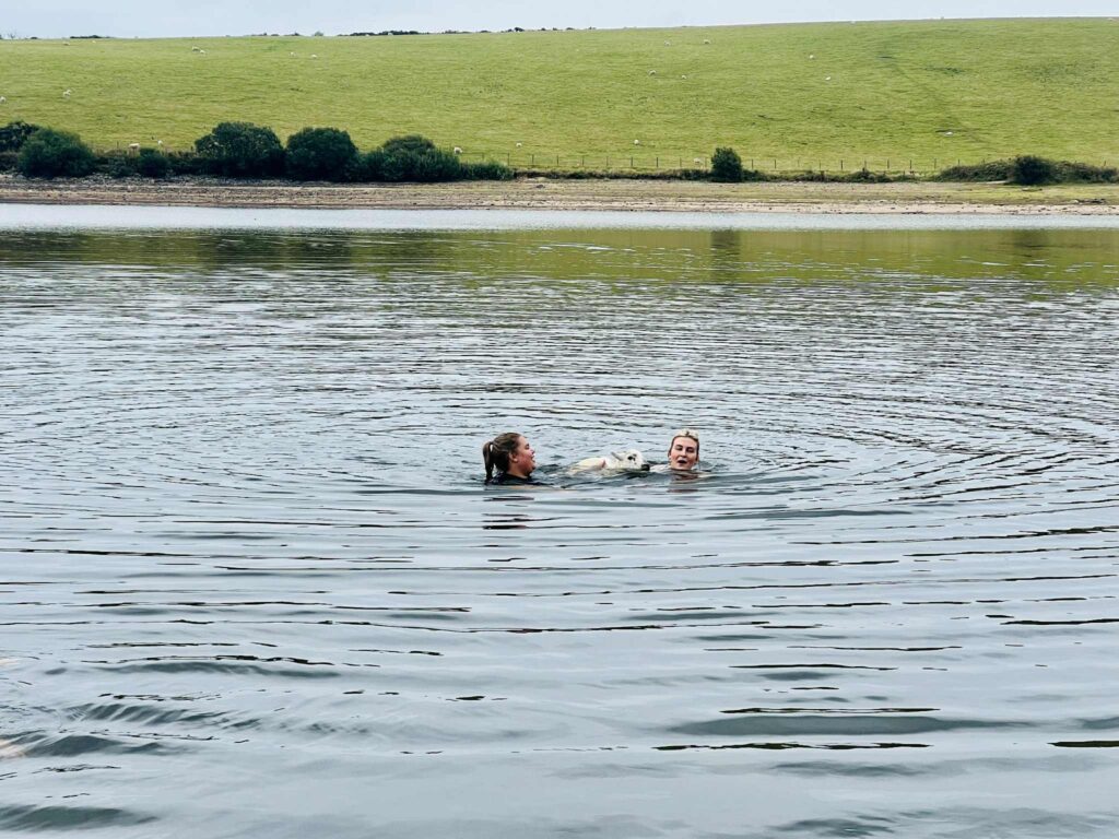 Three women training for the London Marathon rescued a drowning sheep in Cornwall’s Siblyback Lake after it fled a dog, bravely diving in to save its life.