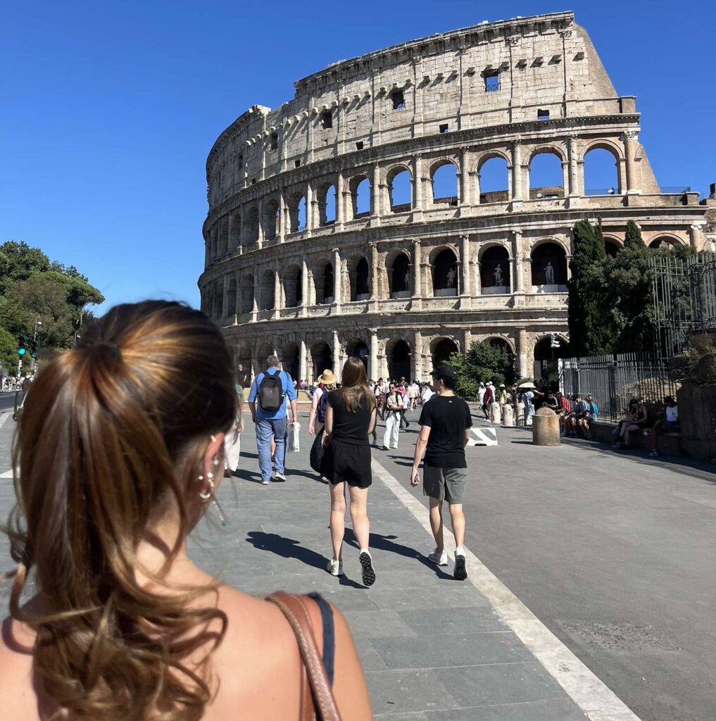 A UK couple flew to Rome for a same-day date, saw top landmarks, and spent just £120 total—less than a typical night out back home. A whirlwind trip full of memories.