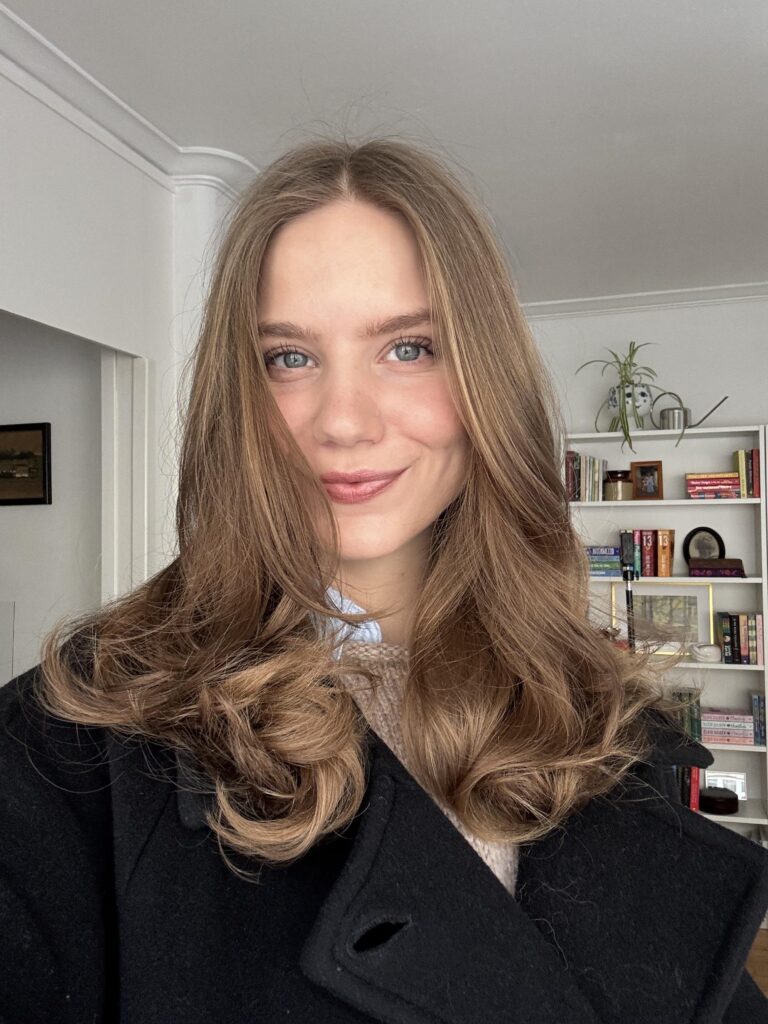A woman swapped homes with a stranger on Instagram to save £600 on accommodation in Paris. She stayed in a local flat, enjoyed a homey experience, and felt like a local during her trip.