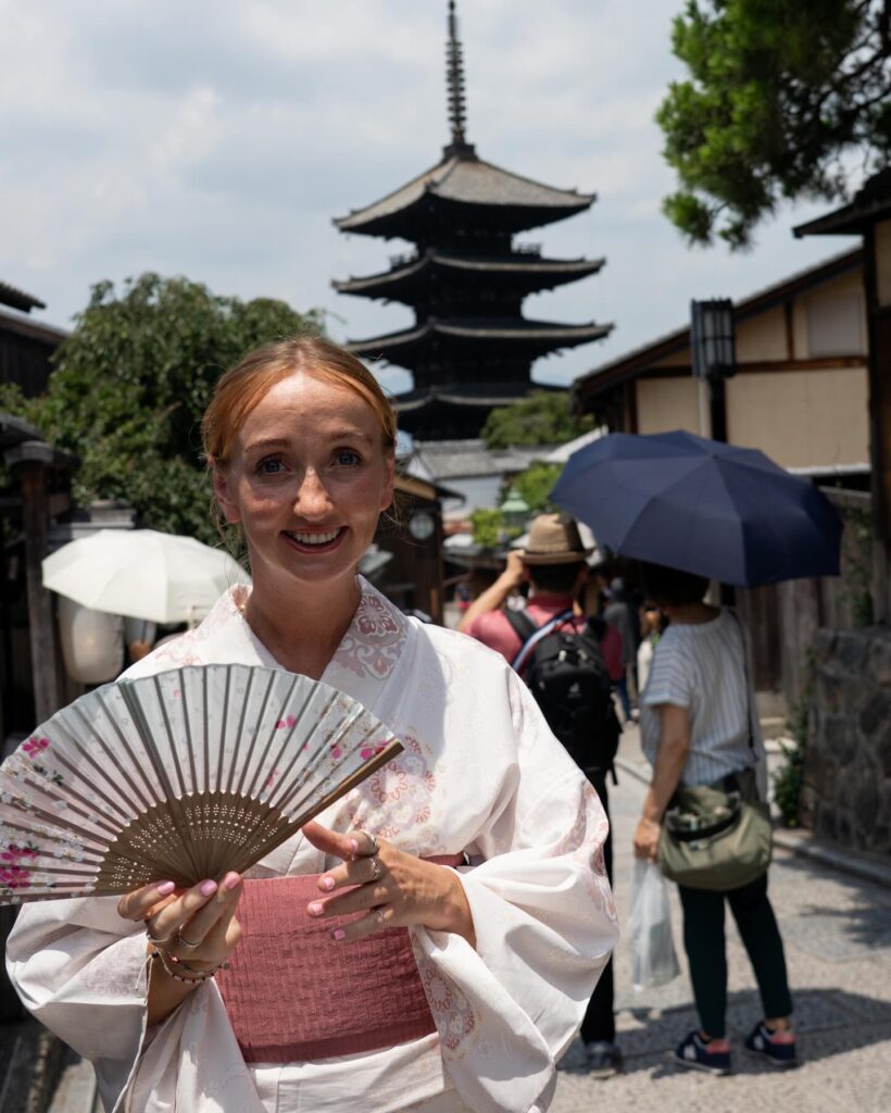 Daisy Dyke, 33, has spent 15 years solo travelling to 69 countries, rejecting a traditional life path. She built a 196k following by sharing her adventures and fearless lifestyle.