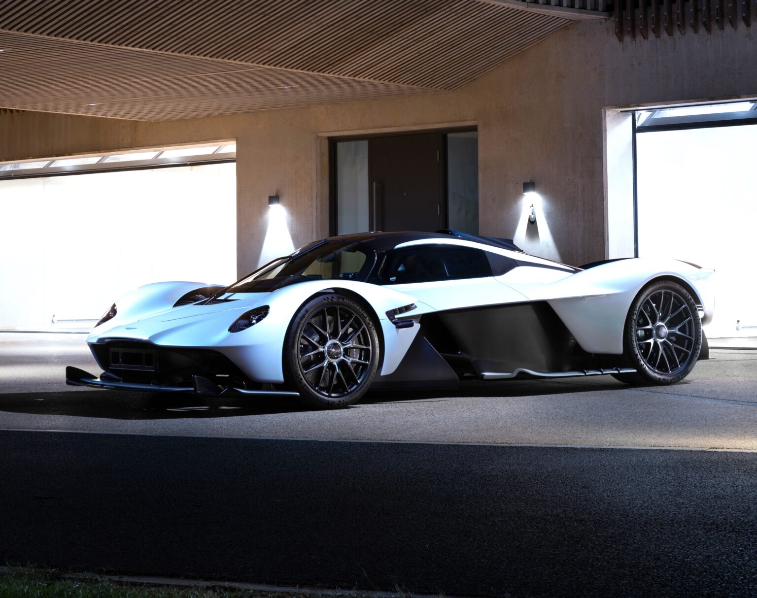 Daniel Ricciardo’s Aston Martin Valkyrie hypercar, one of only 275 made, is set to fetch £2.4m at auction, boasting 1,000bhp, 220mph speed and F1 inspired design.