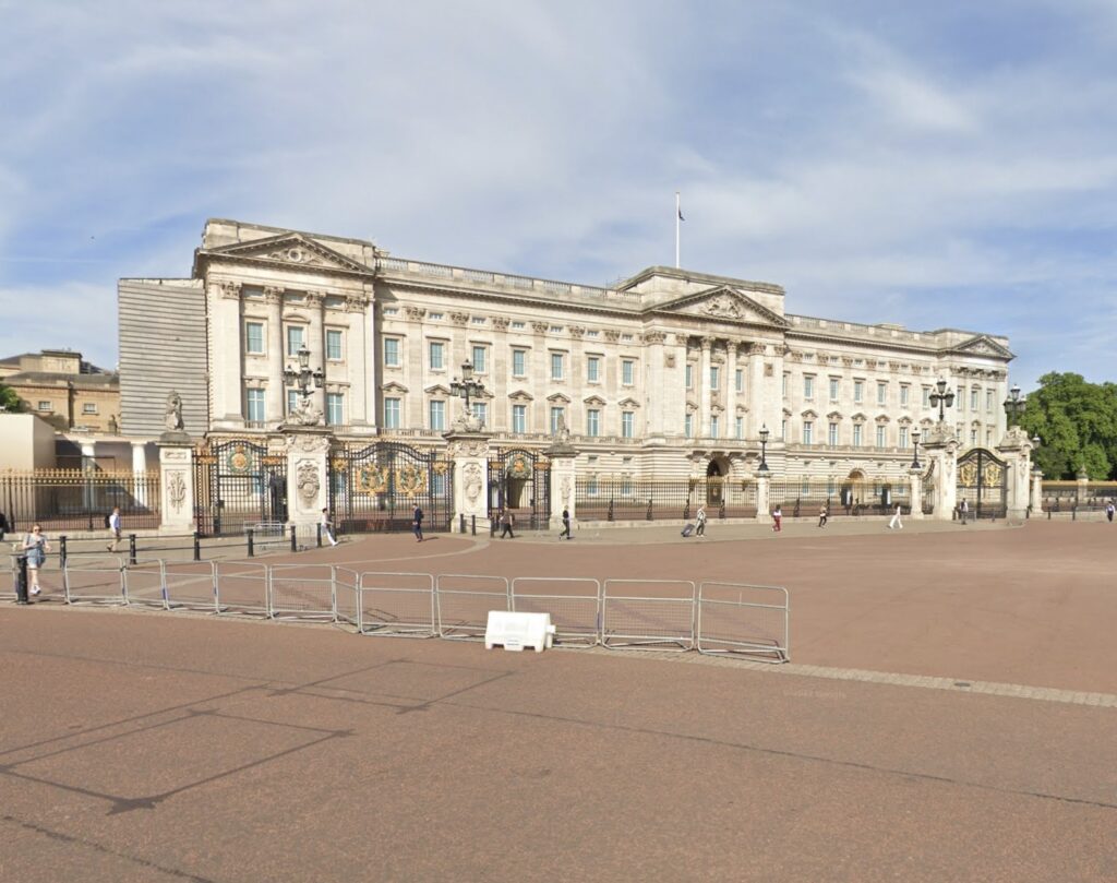 Buckingham Palace launches a £8 gin and tonic in a tin made with botanicals from royal gardens, offering a crisp elegant flavor in a stylish can perfect for picnics.