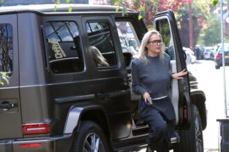 Molly-Mae Hague spotted parking her £250k Mercedes G-Wagon on double yellow lines in Cheshire before picking up flowers, sparking criticism over the Love Island star’s move.