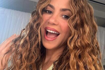 Shakira’s Mexico concert was delayed nearly three hours after torrential rain flooded her dressing room, but the star braved the storm to perform for her loyal fans.