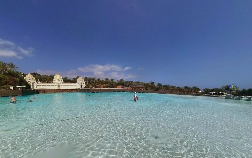 Holidaymaker’s wave pool wipeout at world’s best water park goes viral - Keeley Hayes’ hilarious Siam Park moment leaves tourists screaming and TikTok users amused.