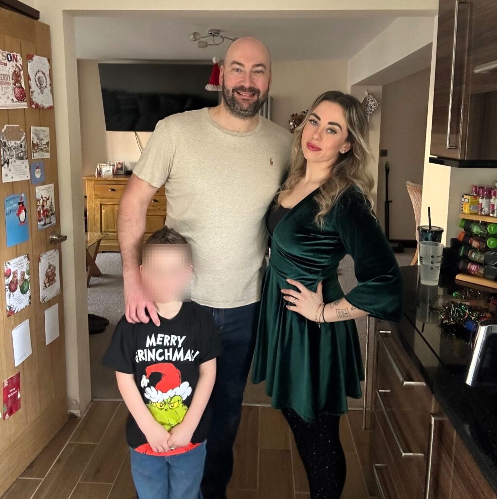 Mum who spent £100 a week on takeaways loses over nine stone without surgery or jabs - now unrecognisable after transforming her lifestyle and health for good.
