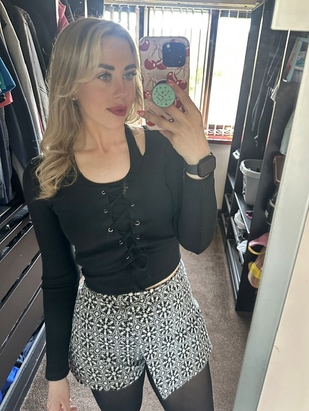 Mum who spent £100 a week on takeaways loses over nine stone without surgery or jabs - now unrecognisable after transforming her lifestyle and health for good.