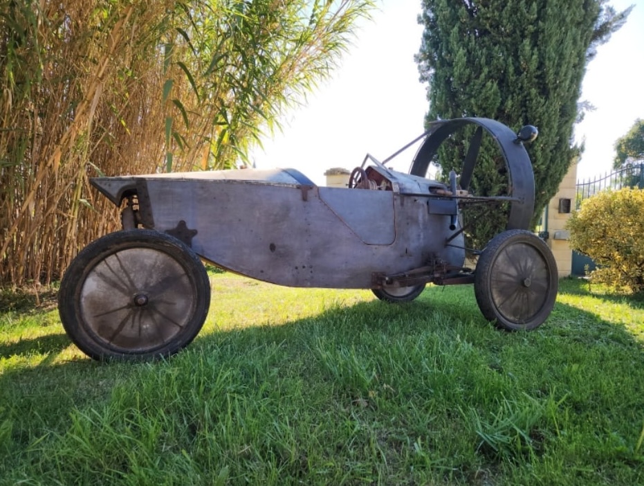 A rare 1921 Helica, known as the “wingless aeroplane,” is expected to fetch £105,000 at auction as collectors race to own this bizarre piece of automotive history.