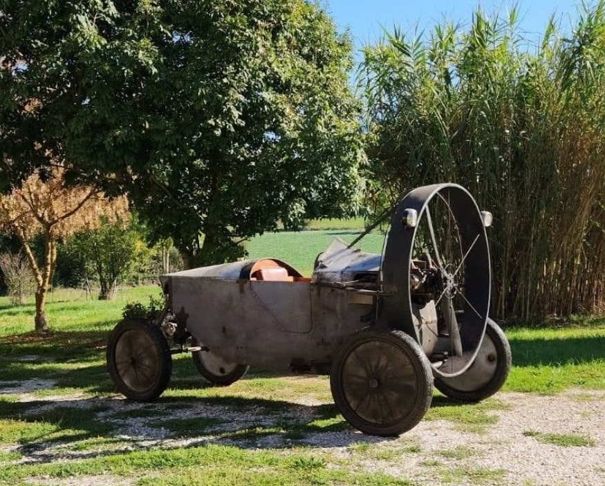 A rare 1921 Helica, known as the “wingless aeroplane,” is expected to fetch £105,000 at auction as collectors race to own this bizarre piece of automotive history.