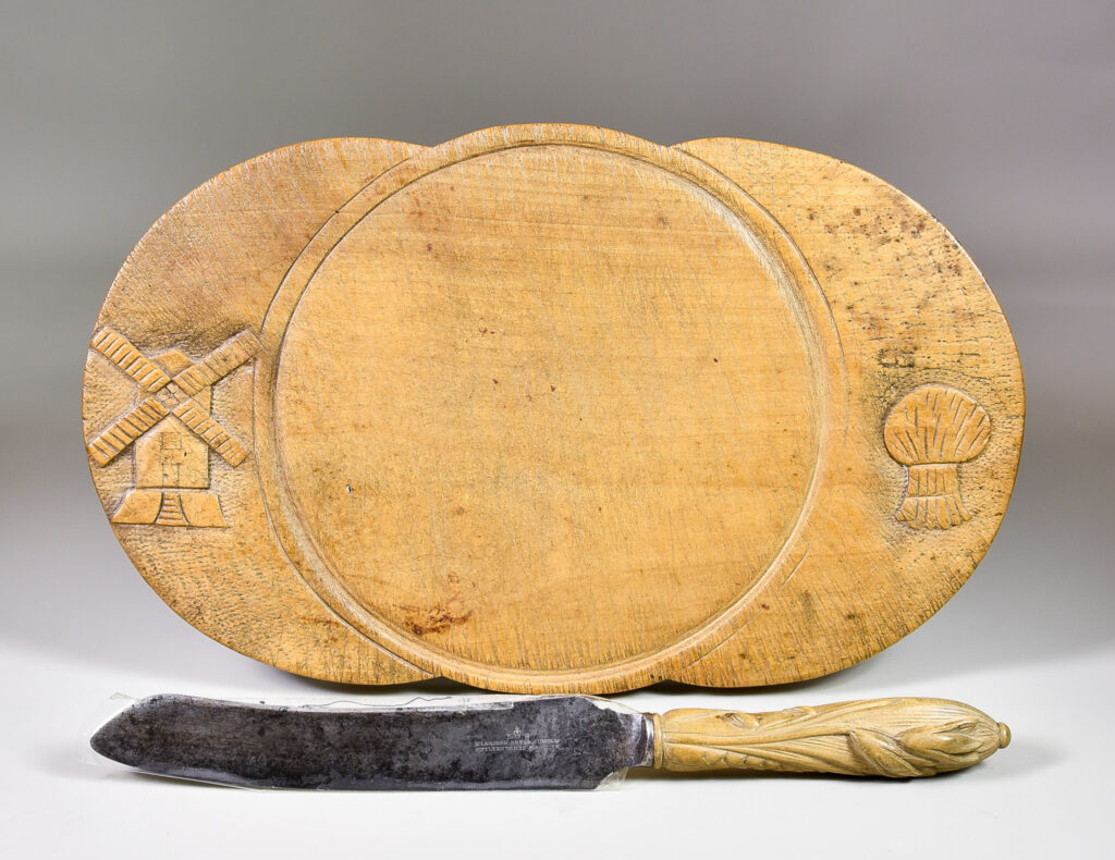 Britain’s largest breadboard collection of over 600 pieces, spanning from the 1700s to the 20th century, is being auctioned following the death of collector Rosslyn Neave.