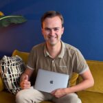A Dutch man traded a pen up to a MacBook Air and now aims to barter his way to a house, highlighting tough housing costs for young buyers while turning swaps into an adventure.