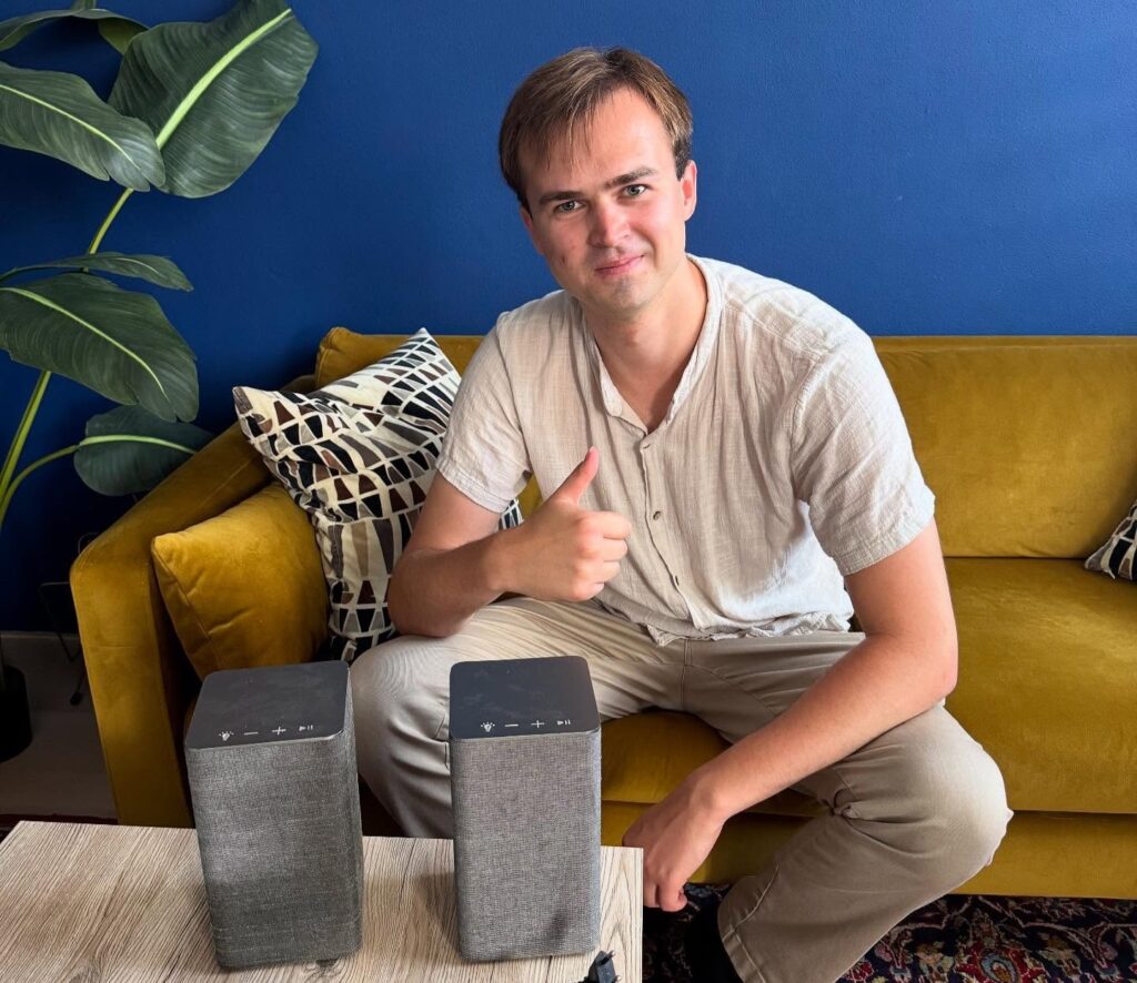 A Dutch man traded a pen up to a MacBook Air and now aims to barter his way to a house, highlighting tough housing costs for young buyers while turning swaps into an adventure.