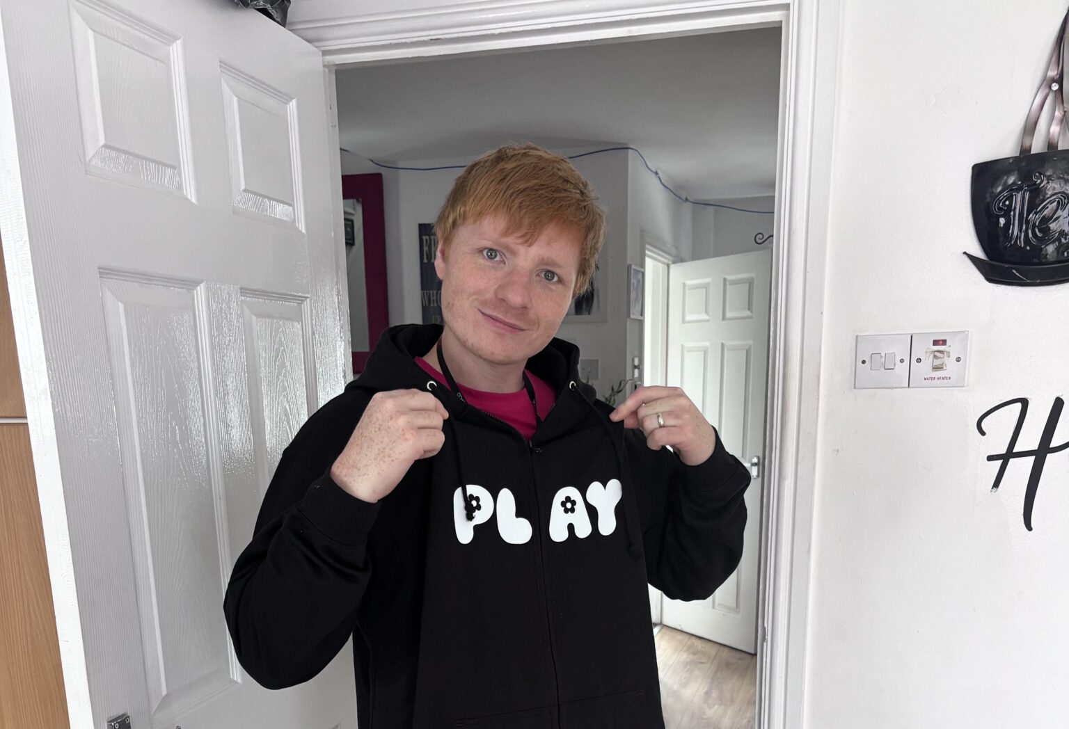 Ed Sheeran lookalike Ty Jones says his three-year-old daughter often mistakes photos of the singer for her dad, with their sweet mix-up going viral in a 5.2 million view video.