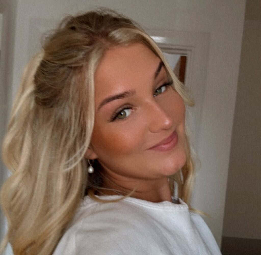 Clarkson’s Farm star Harriet Cowan stuns fans with her new £34000 Maxus T60 4x4 celebrating her rise to fame and successful switch from nursing to full time farming.