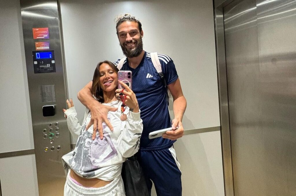 Andy Carroll left fans laughing after pranking girlfriend Lou Teasdale while wearing no trousers, joking about a “hare” ornament in a TikTok clip captioned “Hare we go.”.