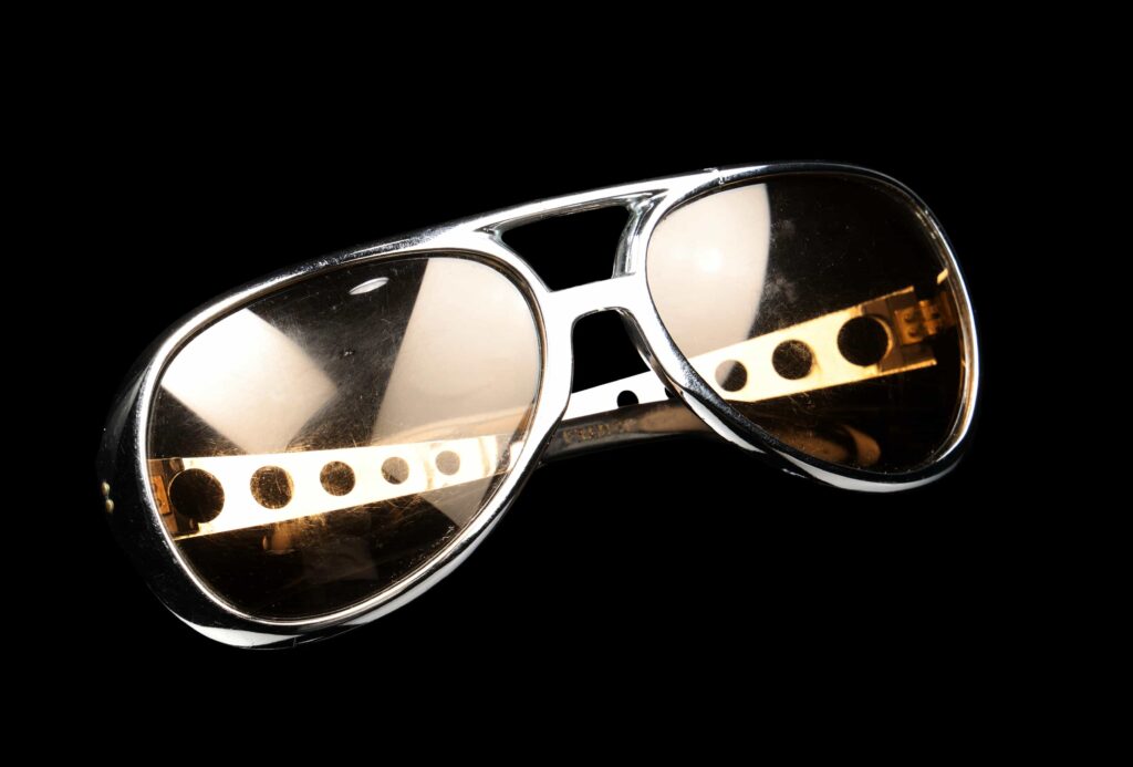 Noel Gallagher's handwritten lyrics for Oasis hit Don't Look Back in Anger sold for £20,160 at auction, five times the estimate, alongside rare band memorabilia in London.