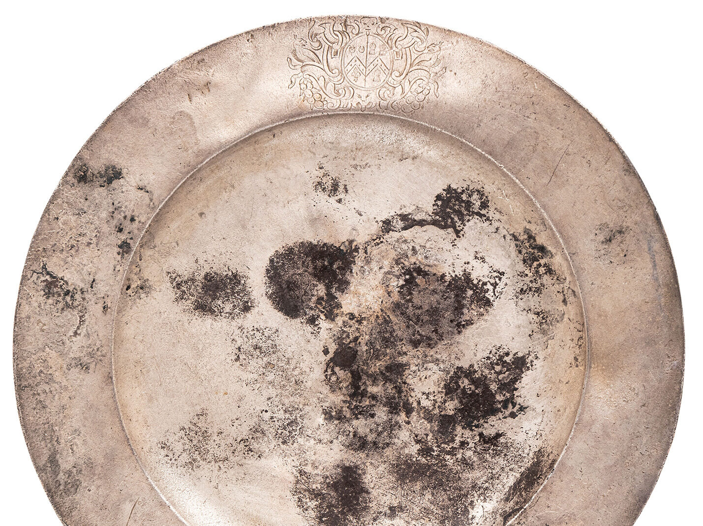 A silver plate linked to Admiral Sir Cloudesley Shovell’s final meal before the 1707 Scilly shipwreck is up for auction, marking a tragic yet historic maritime relic.