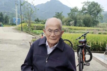 A 111-year-old man from China says wine and sweets are his secret to longevity. Zhan Changcheng, a former bamboo weaver, still walks daily and enjoys life with his large family.