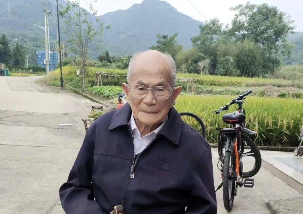 A 111-year-old man from China says wine and sweets are his secret to longevity. Zhan Changcheng, a former bamboo weaver, still walks daily and enjoys life with his large family.