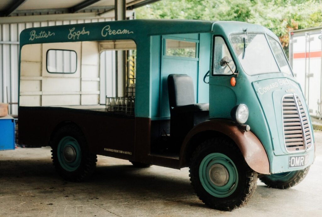 A 1956 Austin-Morris J Type milk float from ITV’s Heartbeat is heading to auction on October 23, expected to fetch up to £14,000 at The Haynes Motor Museum in Somerset.