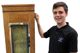 A rare 1936 Spotlight Golf Machine is heading to auction for £4,000, offering collectors a unique piece of sports gaming history despite missing parts and not working.