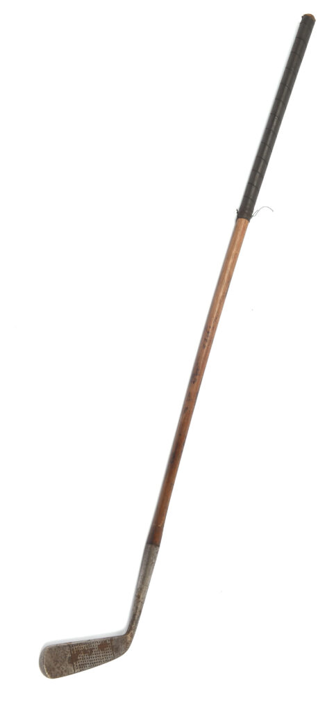 A rare 1936 Spotlight Golf Machine is heading to auction for £4,000, offering collectors a unique piece of sports gaming history despite missing parts and not working.