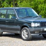 A 25 year old green Range Rover once used by the Royal Family is up for auction from £1,000 in Surrey, boasting luxury specs but sold without a valid MOT.