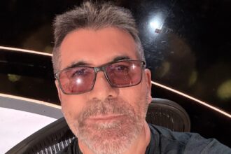 Simon Cowell has offered £1,000 and a business deal to anyone who can find Pizzaland’s lost margarita recipe, hoping to revive his favourite pizza from the defunct chain.
