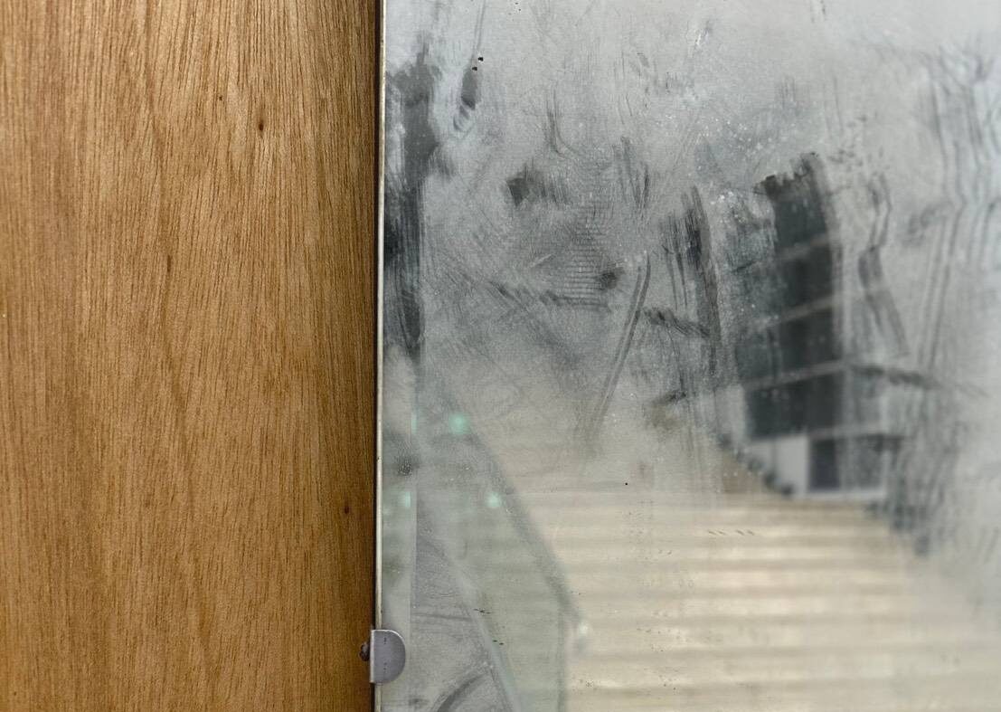 A cleaner accidentally ruined artist Chen Sung-chih’s mirror artwork at Taiwan’s Keelung Museum of Art after mistaking its dusty surface for dirt and wiping it clean.