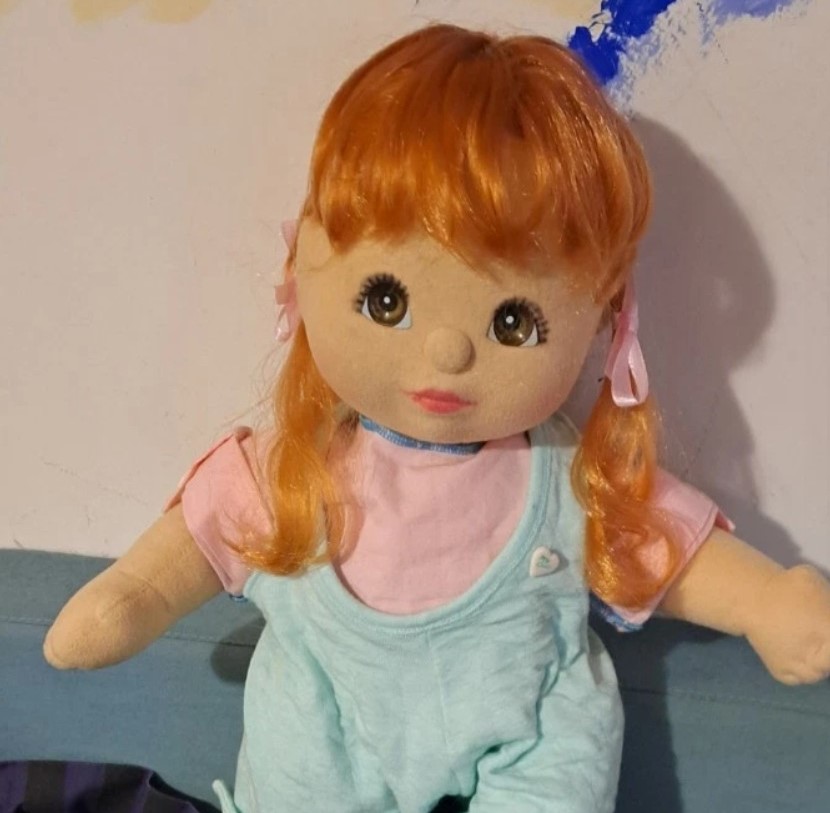 A charity shop worker was stunned when a vintage doll sold for hospice funds took a 5,000-mile detour to America before finally reaching its new home in Italy.