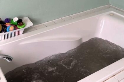 Woman horrified as filthy black water gushes from jacuzzi bath jets after first use in years. Sara Brown’s viral TikTok shocks viewers with the mouldy jacuzzi disaster.