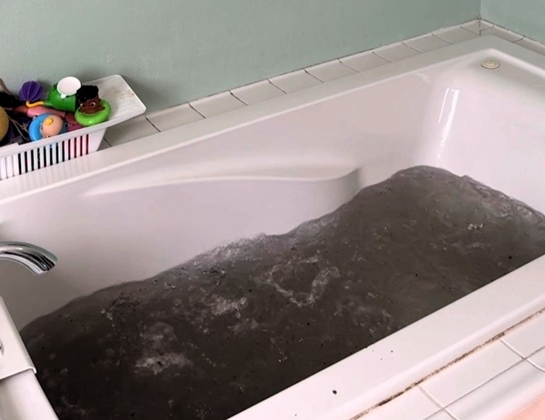 Woman horrified as filthy black water gushes from jacuzzi bath jets after first use in years. Sara Brown’s viral TikTok shocks viewers with the mouldy jacuzzi disaster.