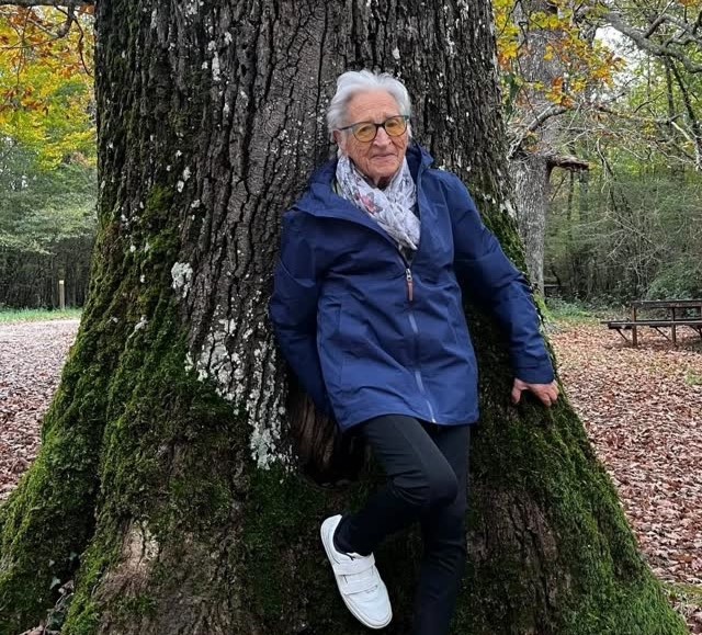 Bodybuilding centenarian Iñaxi Lasa trains two hours daily at 101 sharing her longevity secrets of strength exercise olive oil vegetables and resilience while inspiring thousands online with her routine.