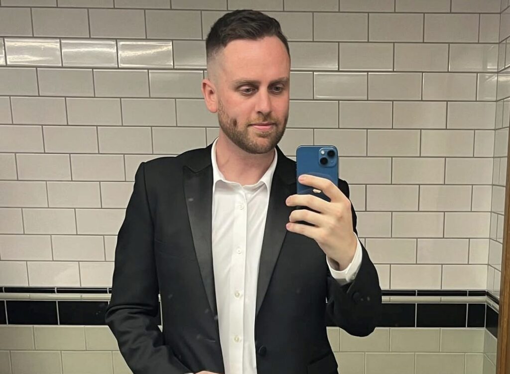 A noisy neighbour proudly posts his late night singing and petty payback songs online as constant complaints roll in, sparking viral reactions to his chaotic antics.