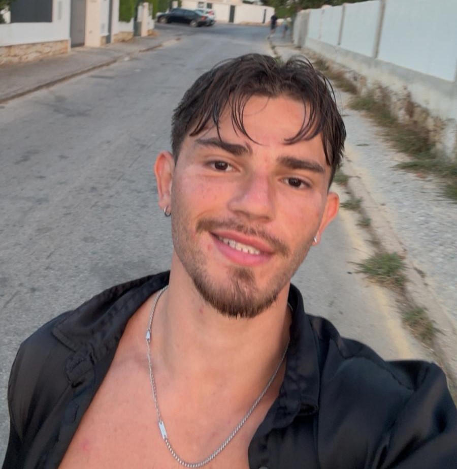 Man reunited with his dad after 20 years when a chance chat in a London corner shop revealed they were father and son, sparking daily contact and plans to reconnect.