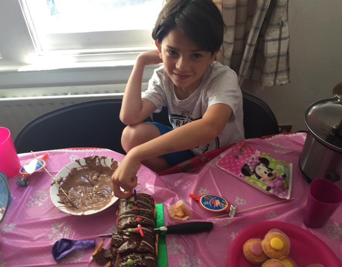 Man reunited with his dad after 20 years when a chance chat in a London corner shop revealed they were father and son, sparking daily contact and plans to reconnect.