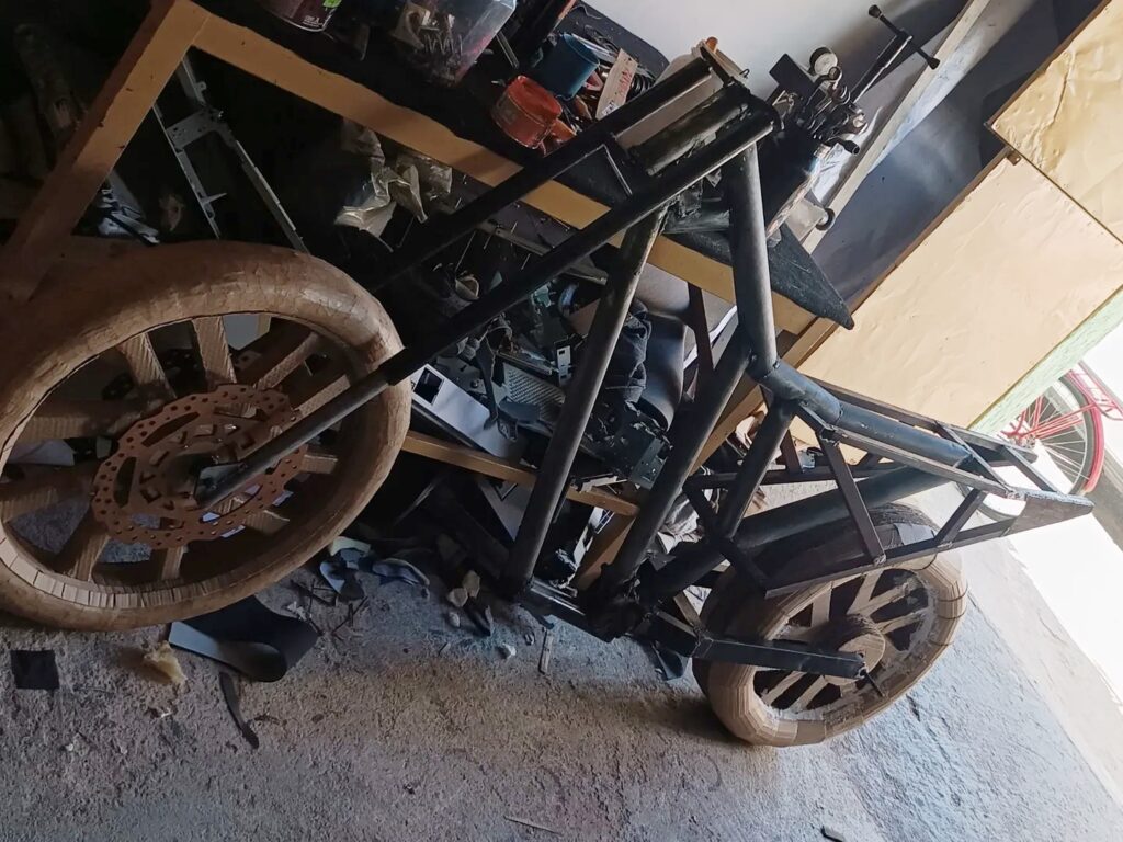 A 19-year-old physics student from Brazil built a fully functional replica of a Honda Africa Twin motorbike almost entirely out of cardboard in 55 days, impressing Honda and going viral online.