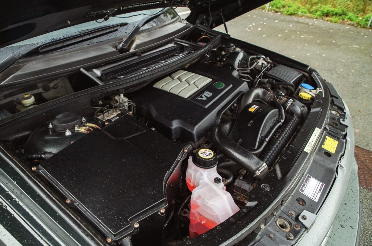 Queen’s old Range Rover sells for over £66,000 after stunning ...