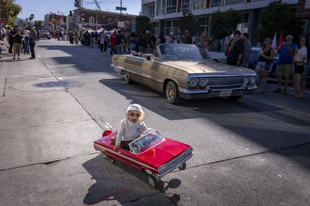 AAP Magazine celebrates global street photography with Savadmon Avalachamveettil winning top prize for MahaKumbh capturing the vibrancy of the world’s largest pilgrimage gathering.