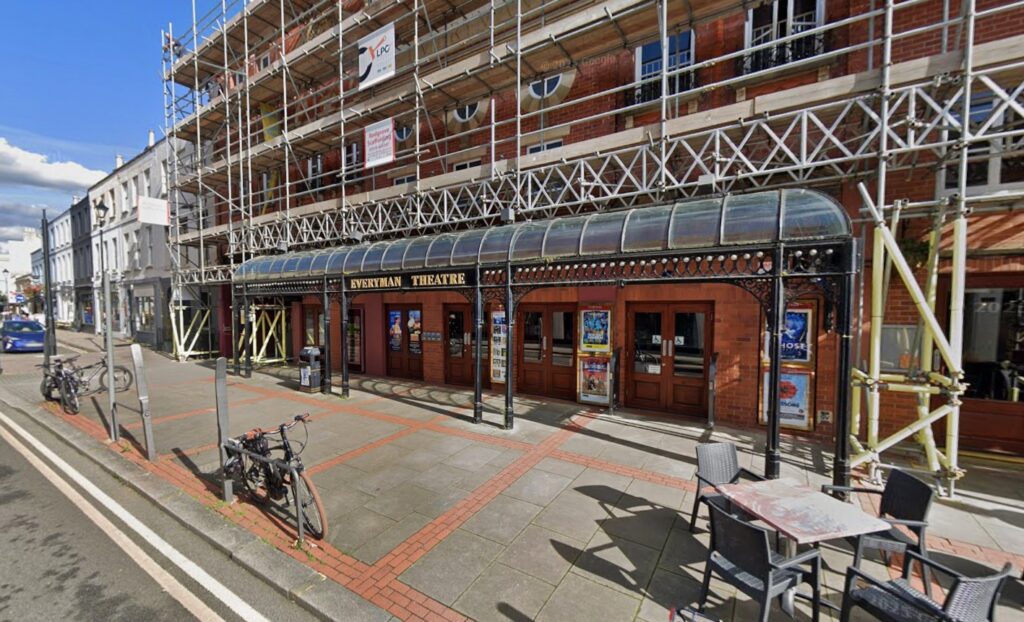 Cheltenhams Everyman Theatre issues a woke trigger warning for its Robin Hood panto saying some cheeky adult jokes may be unsuitable for under fives sparking debate among parents.