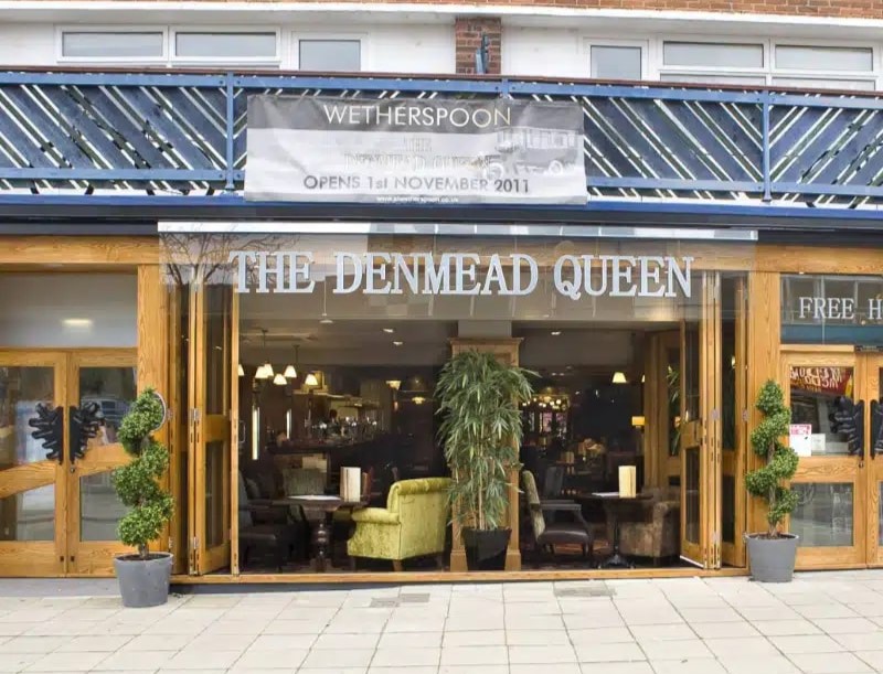 Tory MP Suella Braverman revealed she’s a big Wetherspoons fan, praising its great beer, friendly atmosphere and affordable prices during a visit to her local pub in Waterlooville.