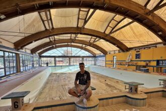 An urban explorer uncovered an abandoned Sicilian hotel with furnished rooms and a decaying swimming pool frozen in time offering a haunting glimpse into its forgotten past.