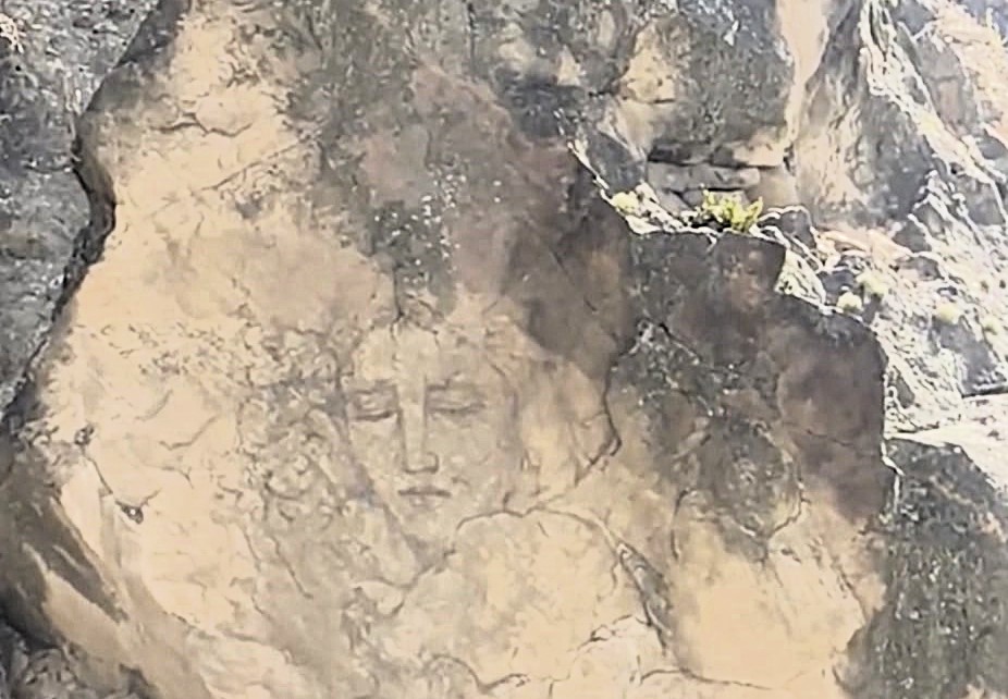 Locals in Colombia were stunned after spotting what they believe is the face of the Virgin Mary on a mountain near Sogamoso, drawing crowds of pilgrims and sparking viral debate online.