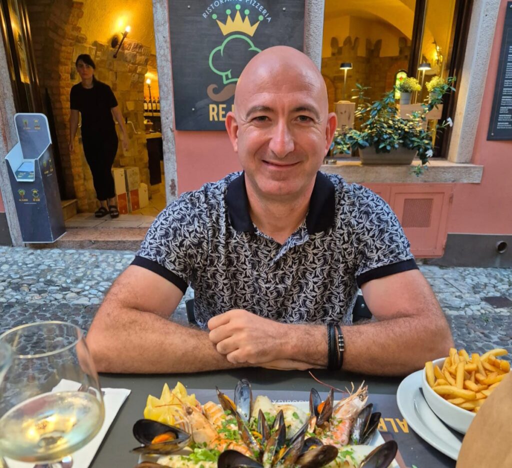 A Jeff Bezos lookalike has hired three bodyguards costing £440 a day after being mobbed by fans and paparazzi, with some Amazon staff even mistaking him for the billionaire.