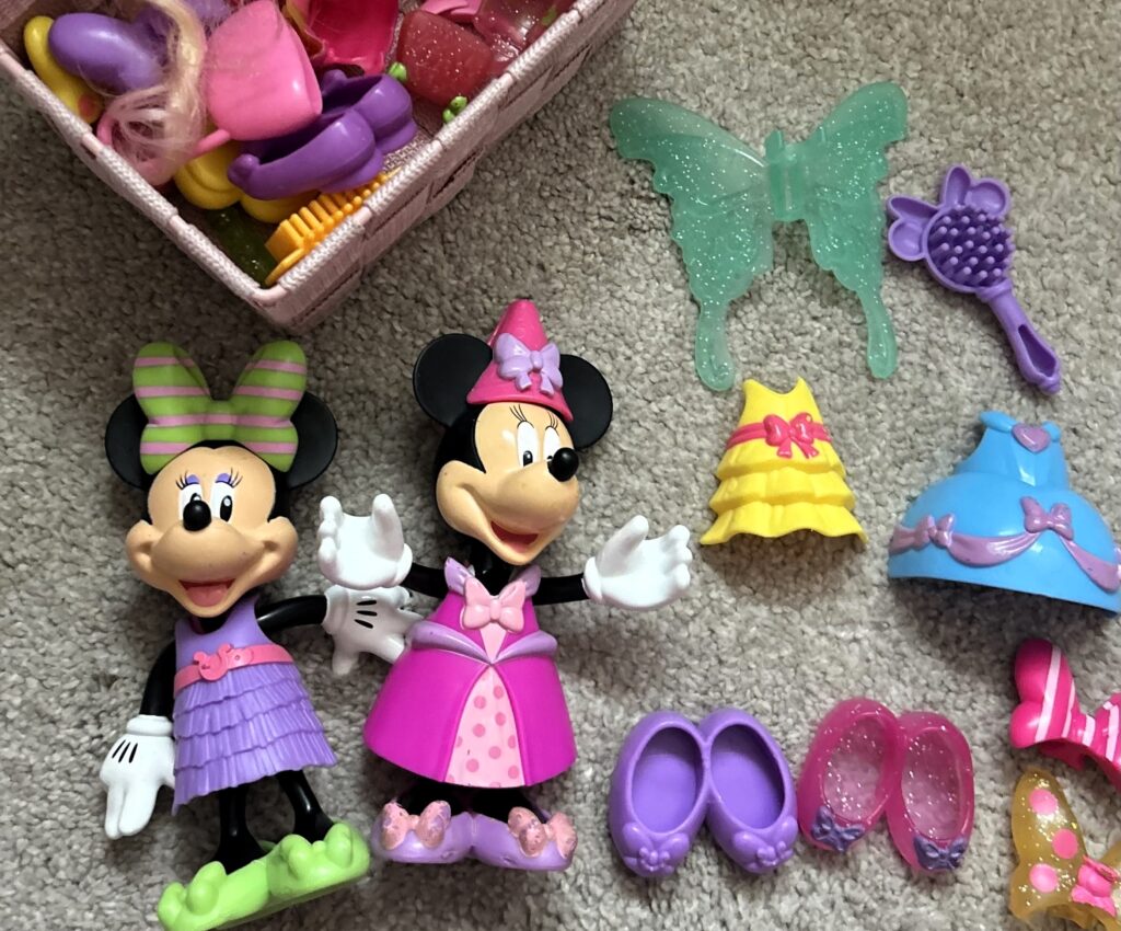 Mum saves big on Christmas by buying second hand toys on Vinted scooping bargain Disney dolls and vintage finds while stretching her budget further and inspiring others to shop preloved.