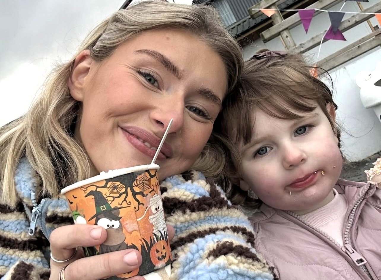 Mum saves big on Christmas by buying second hand toys on Vinted scooping bargain Disney dolls and vintage finds while stretching her budget further and inspiring others to shop preloved.