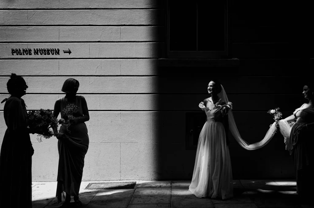 UK photographer David Scholes wins 2025 International Wedding Photographer of the Year with a perfectly timed hilarious kid and cake shot beating 2500 global entries in style.