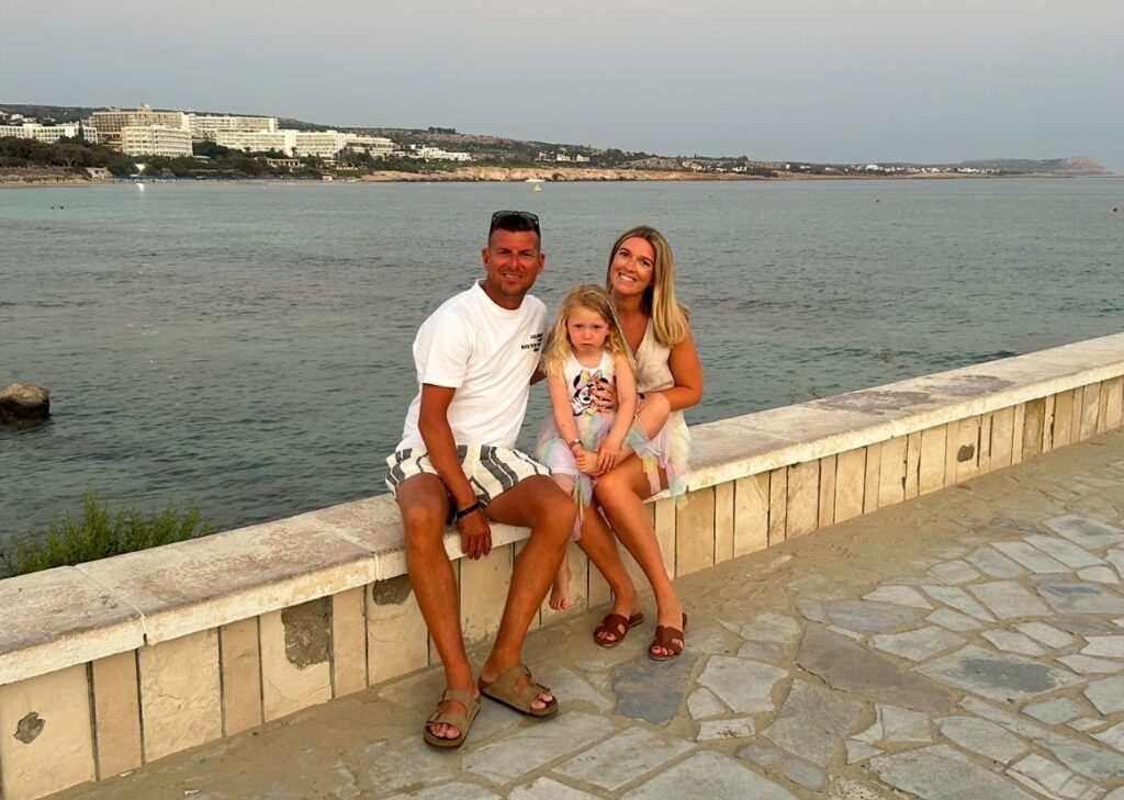 Family on a year long adventure swaps UK Christmas chaos for Sydney sunshine choosing beach days and experiences over presents while travelling the world together.