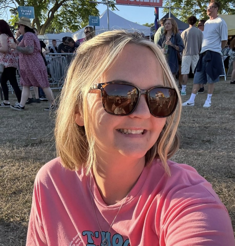 A babysitting row has gone viral after a woman made new plans when a mum failed to confirm childcare leaving social media split over respect communication and boundaries.