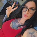 A mum earning up to £3,000 a month dumpster diving is funding a lavish Christmas waterpark holiday for her kids by reselling brand new goods rescued from bins.